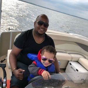 Meet your Posher, Carlos